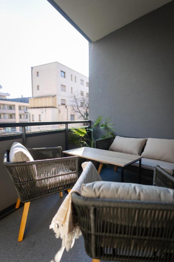 Quiet & Cozy Apartment Old Town - Free Underground Parking コシツェ エクステリア 写真