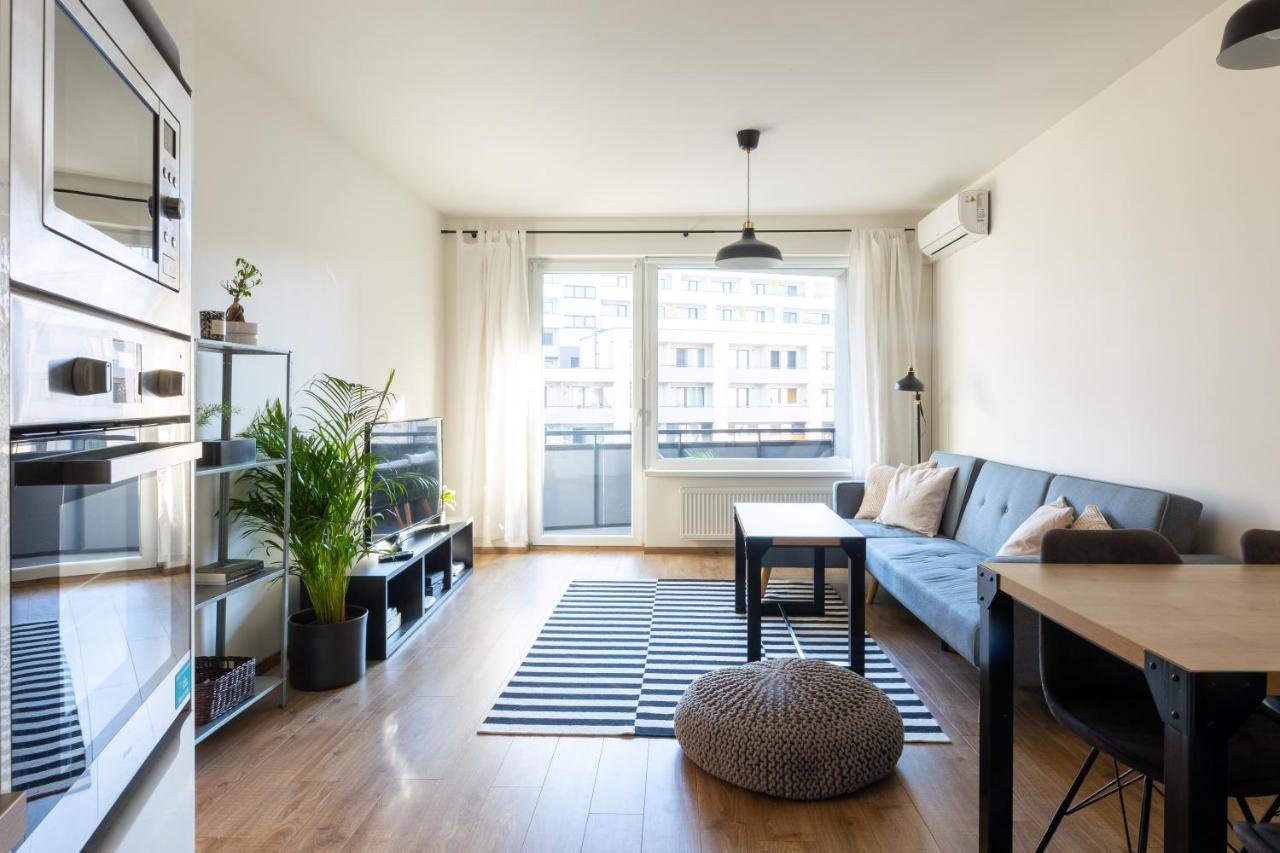 Quiet & Cozy Apartment Old Town - Free Underground Parking コシツェ エクステリア 写真